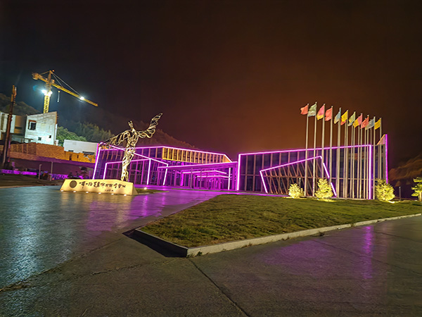 城市亮化是现代城市建设的重要组成部分,它不仅可以美化城市的夜景,还能提升城市的整体形象。随着科技的不断进步,城市亮化也得到了更多的关注和创新。本文将介绍一些关于城市亮化的创意和技术,帮助读者了解城市亮化的重要性以及如何进行天峻城市亮化的规划和实施。 城市亮化是现代城市建设的重要组成部分,它不仅可以美化城市的夜景,还能提升城市的整体形象。随着科技的不断进步,城市亮化也得到了更多的关注和创新。本文将介绍一些关于城市亮化的创意和技术,帮助读者了解天峻城市亮化的重要性以及如何进行天峻城市亮化的规划和实施。